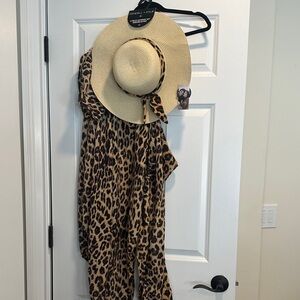 Kendall & Kylie Animal Print Kimono with Beige Hat